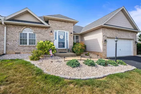72 Joy Ln, Fishersville, VA 22939