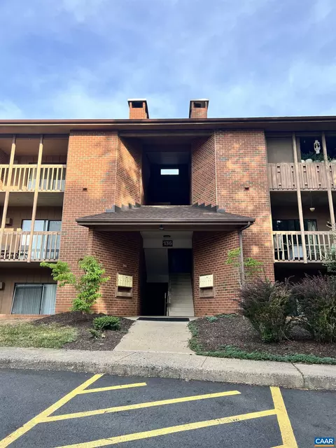 136 Green Turtle Ln #09, Charlottesville, VA 22901