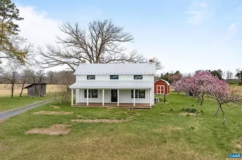 1048 Rock Island Rd, Scottsville, VA 24590