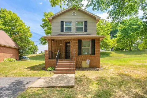 105 River Run Cir, Waynesboro, VA 22980
