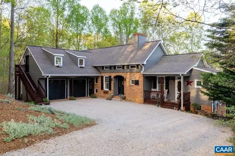 30 Lost Pond, Nellysford, VA 22958