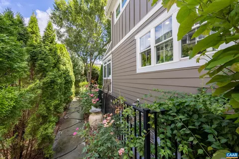1305 Dabney Grv, Charlottesville, VA 22901 photo 6