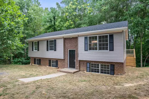 1900 Creekside Ct, Mcgaheysville, VA 22840
