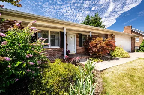 476 Sugar Maple Ln, Harrisonburg, VA 22801
