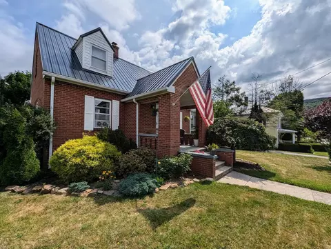 125 E Main St E, Monterey, VA 24465 photo 2