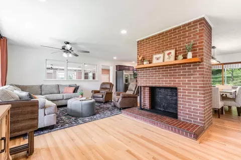 2751 Lee Jackson Hwy, Staunton, VA 24401