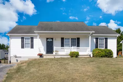 37 Danforth Dr, Weyers Cave, VA 24486