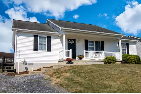 37 Danforth Dr, Weyers Cave, VA 24486 photo 4