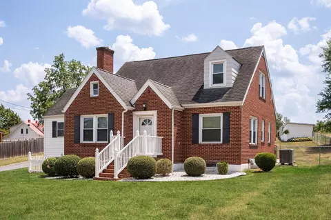 478 Parkersburg Tpke, Staunton, VA 24401