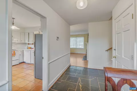 327 Key West Dr, Charlottesville, VA 22911 photo 6