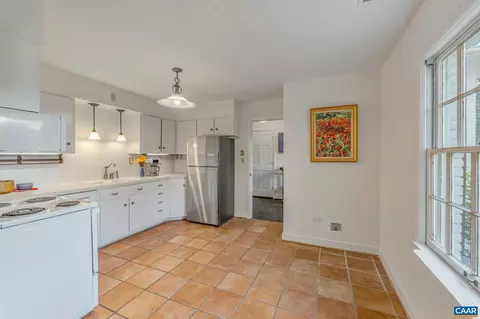 327 Key West Dr, Charlottesville, VA 22911 photo 10