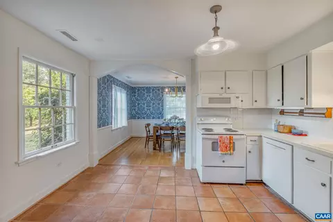 327 Key West Dr, Charlottesville, VA 22911 photo 7