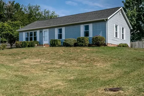 70 Wayside Dr, Weyers Cave, VA 24486
