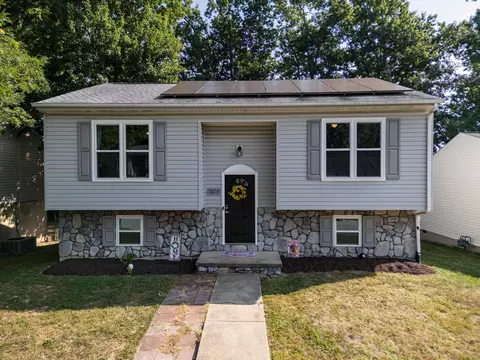 1617 D St, Waynesboro, VA 22980