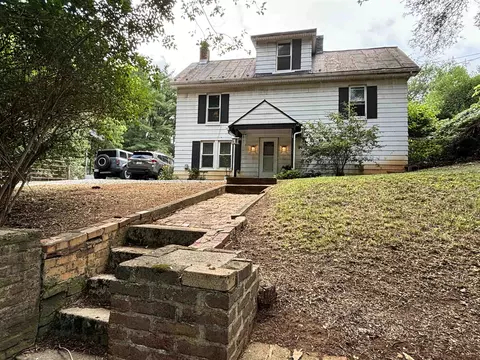 20 Stover School Rd, Greenville, VA 24440