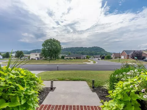 104 Millview Dr, Bridgewater, VA 22812 photo 4