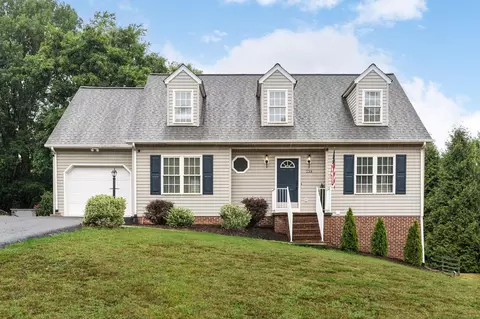 238 Bowmans Run Dr, Stuarts Draft, VA 24477
