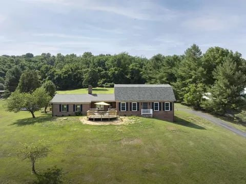 2175 Old Greenville Rd, Staunton, VA 24401