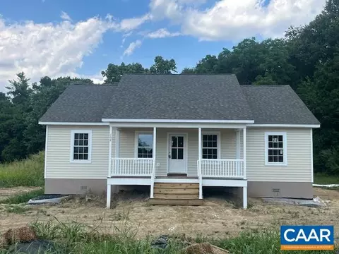 108 9th St, Grottoes, VA 24441
