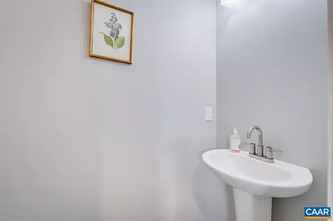 227 Harding Dr, Broadway, VA 22815 photo 32