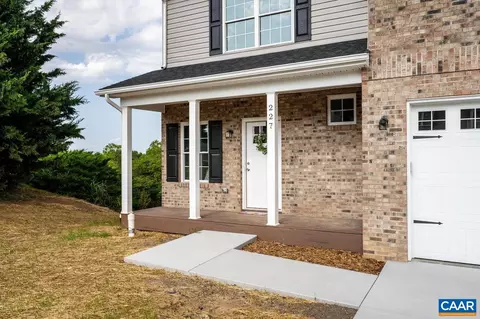 227 Harding Dr, Broadway, VA 22815 photo 3