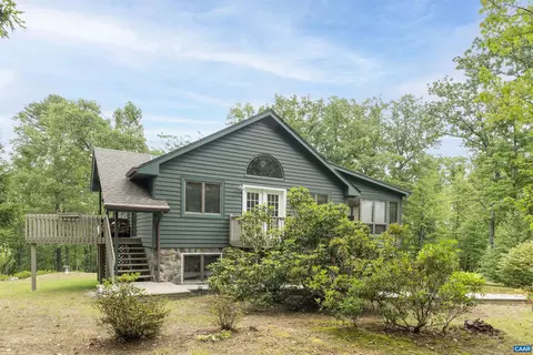 460 Chinquapin Dr, Lyndhurst, VA 22952