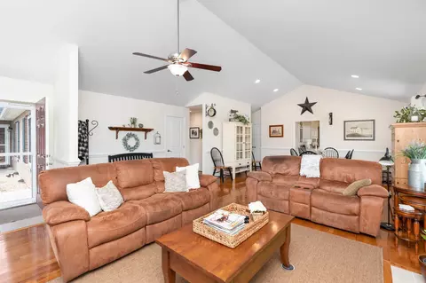52 Roxbury Dr, Fishersville, VA 22939