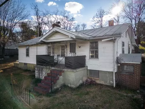 2430 W Beverly St W, Staunton, VA 24401