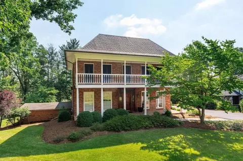 221 Mt View Dr, Staunton, VA 24401