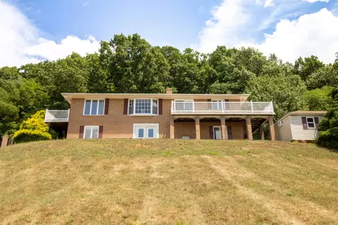 701 Amherst Rd, Staunton, VA 24401