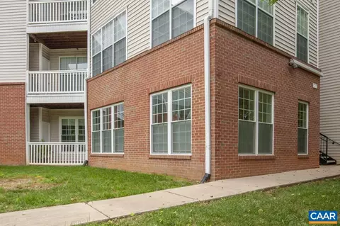 270 Riverbend Dr #1C, Charlottesville, VA 22911