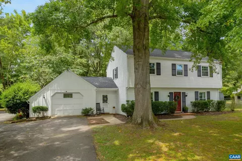 2707 Huntington Rd, Charlottesville, VA 22901