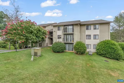 33 Spring Ct, Charlottesville, VA 22901