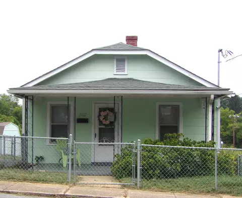 1025 Ohio St, Waynesboro, VA 22980
