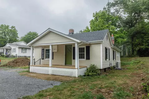 1011 Frye St, Waynesboro, VA 22980