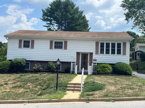 223 Ann St, Staunton, VA 24401