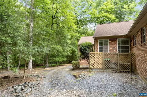 41 Colonial Rd, Palmyra, VA 22963 photo 9
