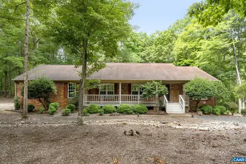 41 Colonial Rd, Palmyra, VA 22963