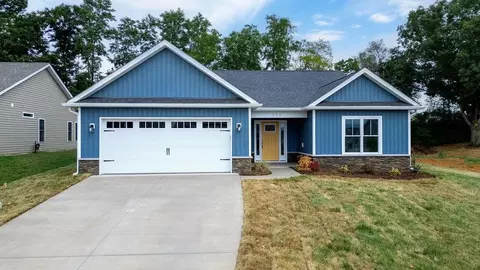 171 Lindburgh Dr, Waynesboro, VA 22980
