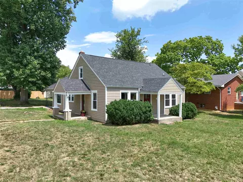 1527 Mulberry St, Waynesboro, VA 22980
