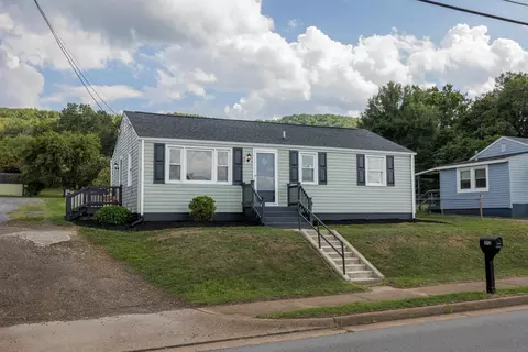 1012 S Delphine Ave S, Waynesboro, VA 22980