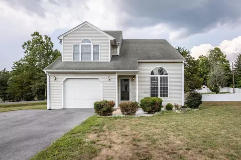 68 Laurel Wood Dr, Waynesboro, VA 22980
