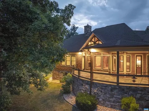 201 Country Club Rd, Verona, VA 24482
