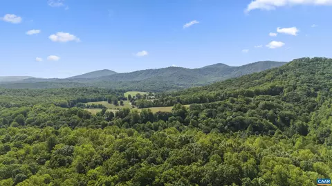 1672 Davis Creek Ln, Lovingston, VA 22949
