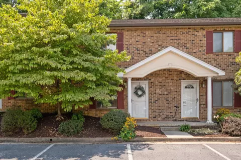 500 Winchester Ave #B5, Staunton, VA 24401