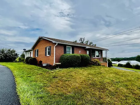 343 Burkes Mill Rd, Weyers Cave, VA 24486
