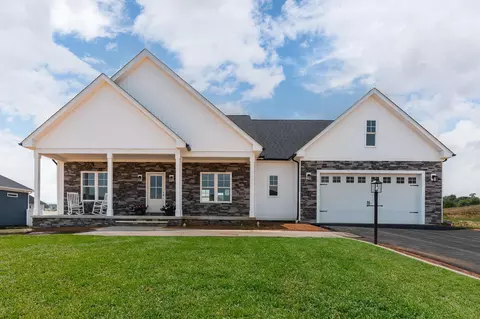 337 Petros Dr, Waynesboro, VA 22980