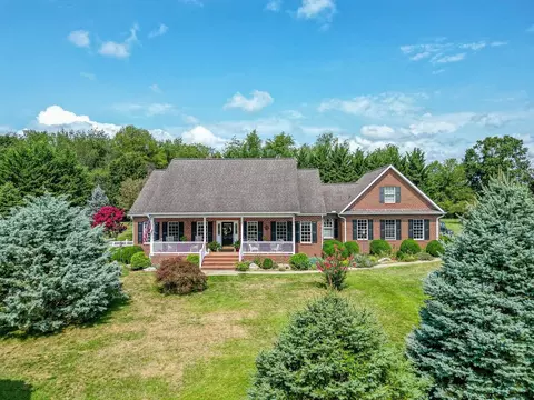 104 Doe Hill Dr, Churchville, VA 24421