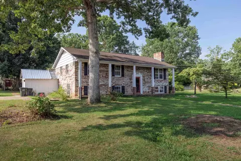 119 Flint Mountain Dr, Stuarts Draft, VA 24477