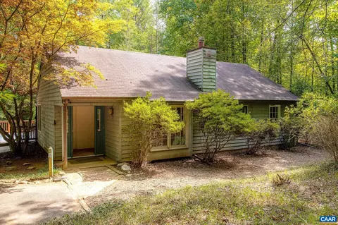 1141 Fox Ridge Dr, Earlysville, VA 22936